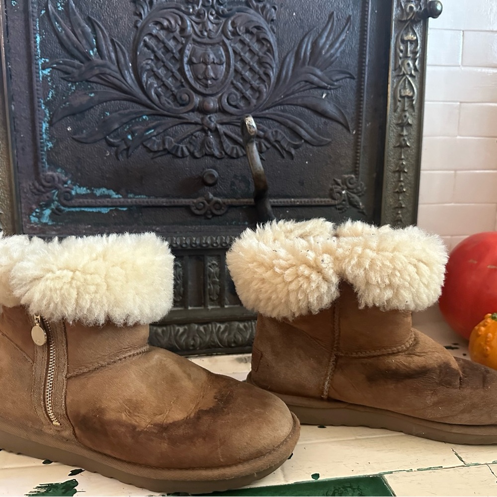 Well loved UGG Shearling Boots-9